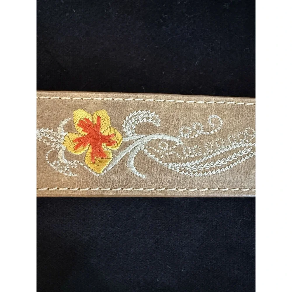 Women's Leather Western Belt‎ Innovation Mexico Embroidered Floral Size 44 NWOT